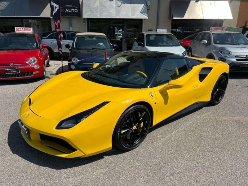 FERRARI 488