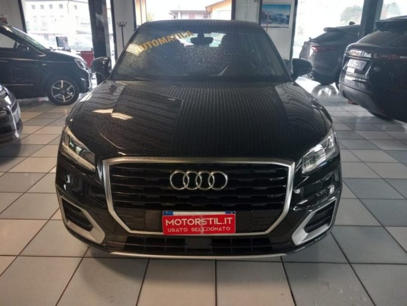 AUDI Q2