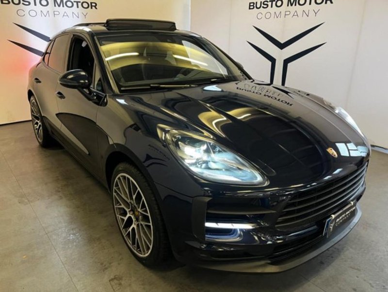 PORSCHE Macan