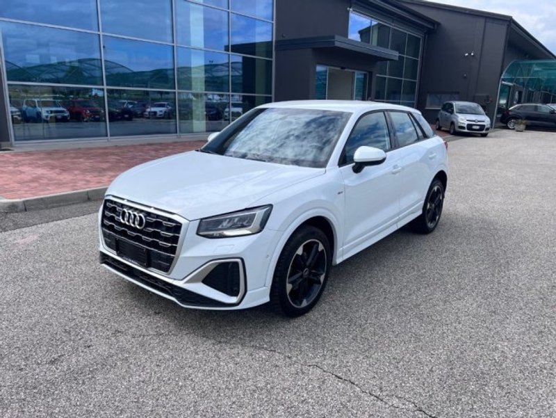 AUDI Q2