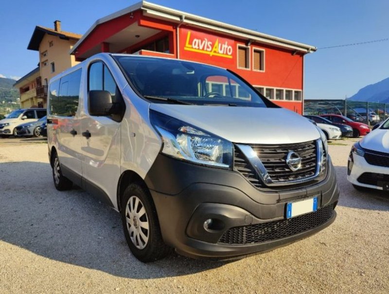 NISSAN Nv300