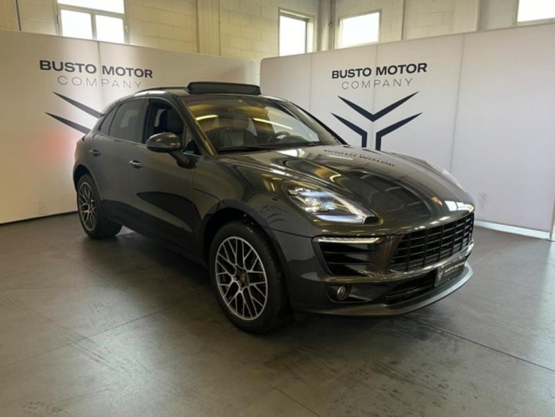 PORSCHE Macan