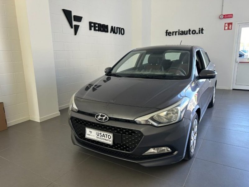 HYUNDAI i20