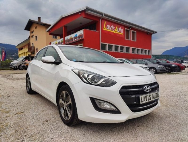 HYUNDAI i30