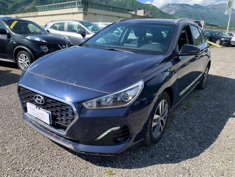 HYUNDAI i30