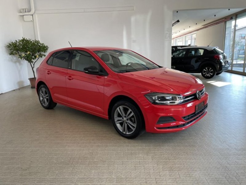 VOLKSWAGEN Polo